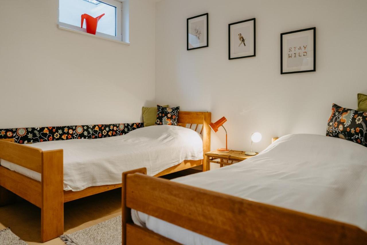 Haus Luna - Privatzimmer Im Sonnigen Suedburgenland Hackerberg Exterior photo